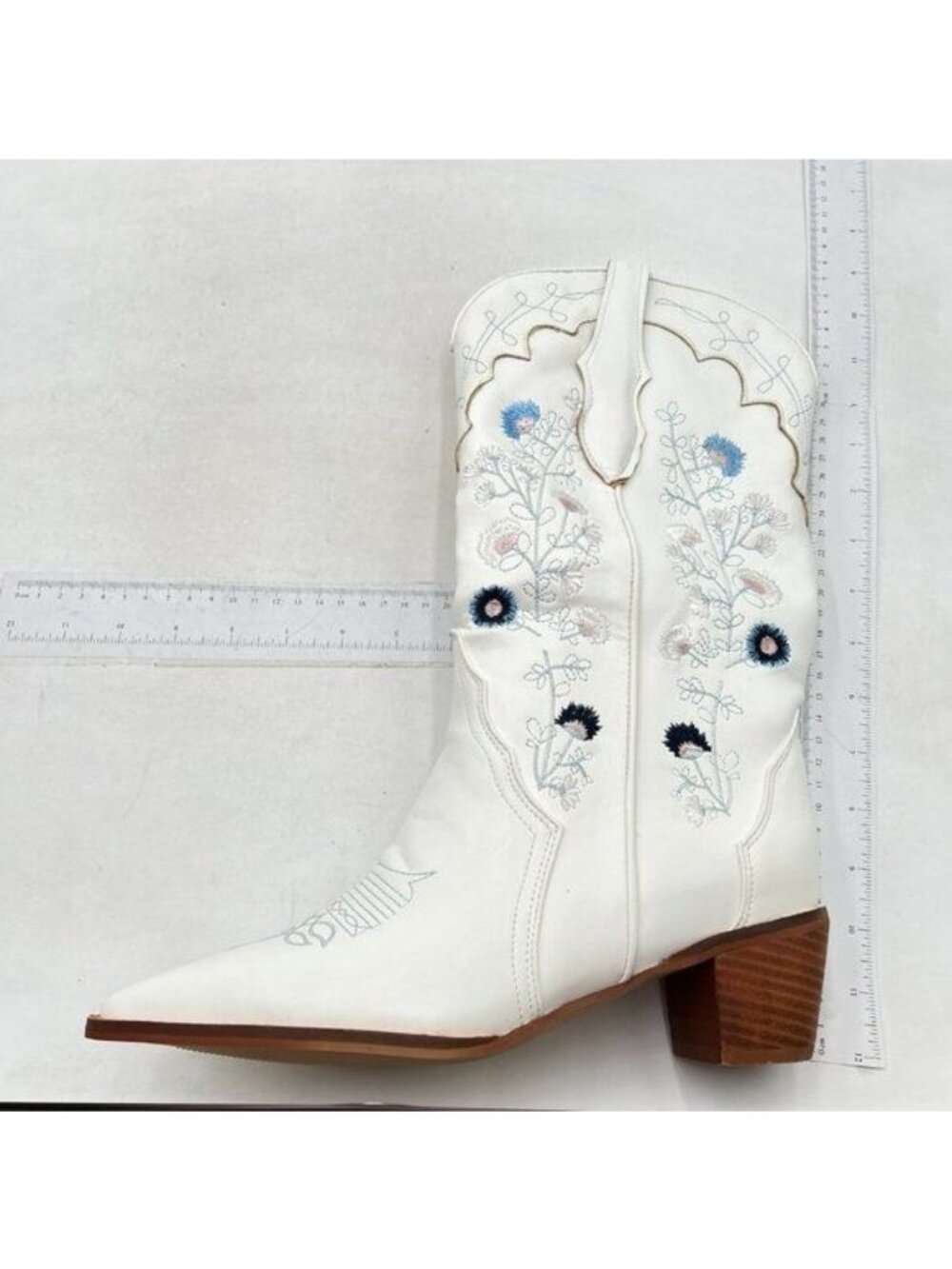 Women's Floral Embroidered Western Cowboy Boots  Cowgirl Boots White